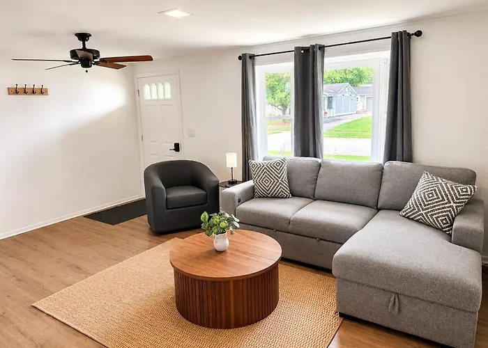 Private Heated Pool - Hot Tub - Fenced Yard * Columbus
