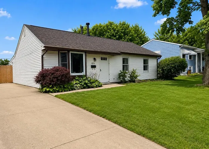 Private Heated Pool - Hot Tub - Fenced Yard